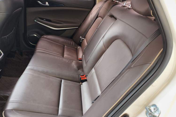 Used CHANGAN Raeton CC 2018 1.5T Automatic Haoya Model Guangmang Edition China V Standard Left Rear Seat