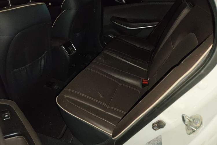 Used CHANGAN Raeton CC 2018 1.5T Automatic Haoya Model Guangmang Edition China V Standard Left Rear Seat