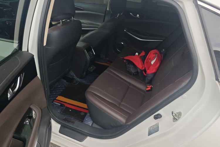 Used CHANGAN Raeton CC 2018 1.5T Manual Elegant Starry Edition China V Standard Left Rear Seat