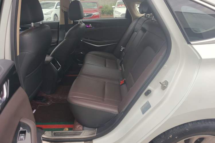 Used CHANGAN Raeton CC 2018 1.5T Manual Elegant Model China V Standard Left Rear Seat