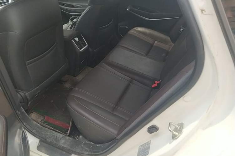 Used CHANGAN Raeton CC 2018 1.5T Manual Elegant Model China V Standard Left Rear Seat