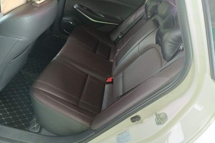 Used CHANGAN Raeton CC 2018 1.5T Automatic Elegant Starry Edition China V Standard Left Rear Seat