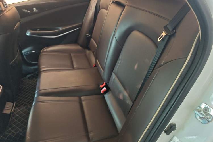 Used CHANGAN Raeton CC 2018 1.5T Automatic Zhiya Model China V Standard Left Rear Seat