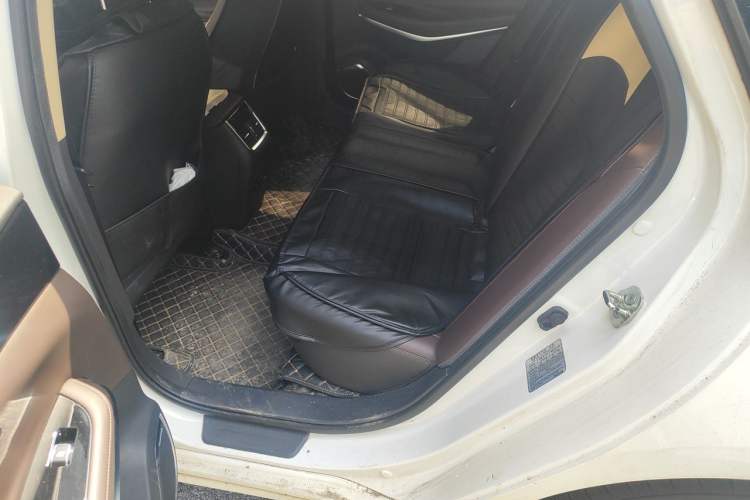 Used CHANGAN Raeton CC 2018 1.5T Automatic Elegant Starry Edition China V Standard Left Rear Seat