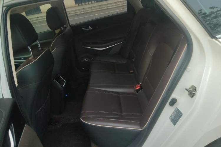 Used CHANGAN Raeton CC 2018 1.5T Automatic Haoya Model Guangmang Edition China V Standard Left Rear Seat