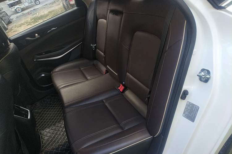 Used CHANGAN Raeton CC 2018 1.5T Automatic Zhiya Model China V Standard Left Rear Seat