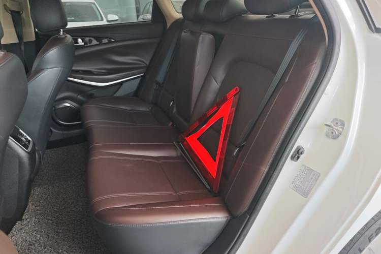 Used CHANGAN Raeton CC 2018 1.5T Automatic Elegant Version China V Standard Left Rear Seat