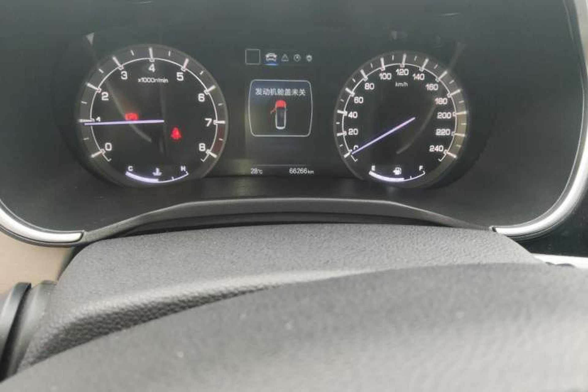 Used CHANGAN Raeton CC 2018 1.5T Manual Elegant Starry Edition China V Standard Odometer Close Up