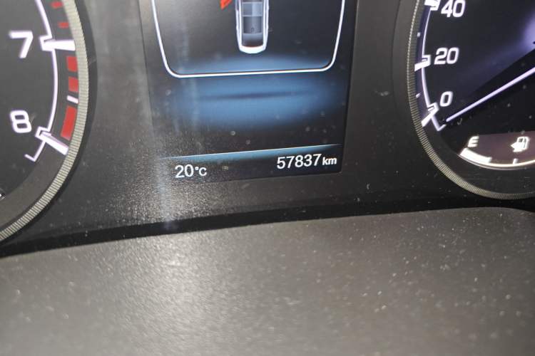 Used CHANGAN Raeton CC 2018 1.5T Automatic Elegant Starry Edition China V Standard Odometer Close Up