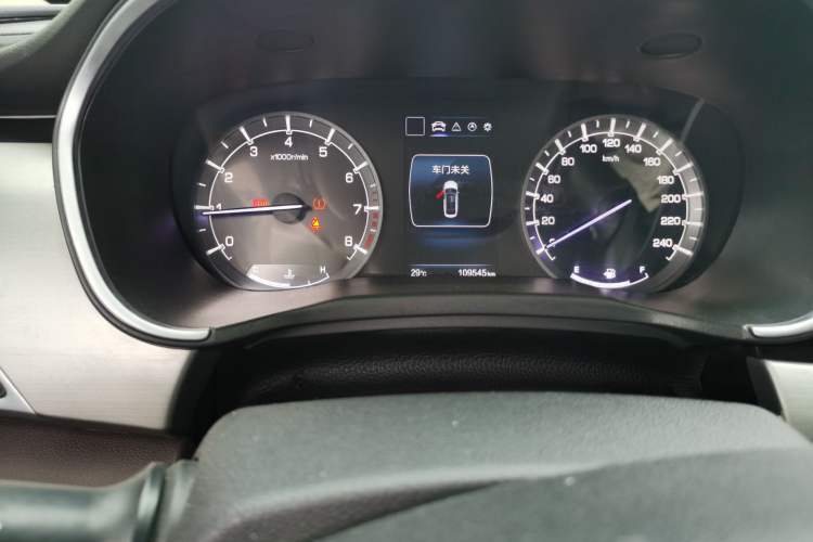 Used CHANGAN Raeton CC 2018 1.5T Manual Luxury Model China V Standard Odometer Close Up