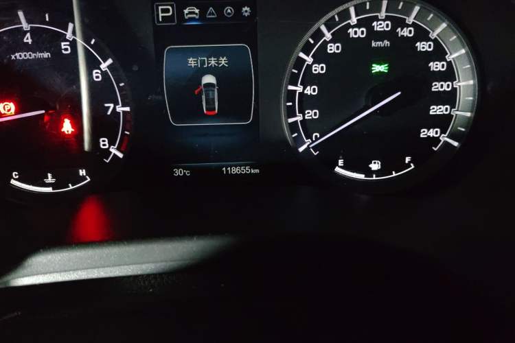 Used CHANGAN Raeton CC 2018 1.5T Automatic Elegant Starry Edition China V Standard Odometer Close Up
