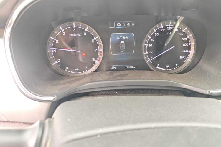 Used CHANGAN Raeton CC 2018 1.5T Manual Luxury Model China V Standard Odometer Close Up
