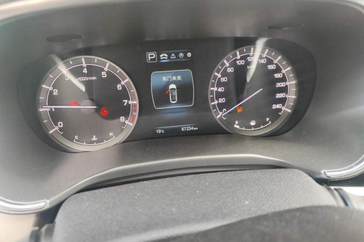 Used CHANGAN Raeton CC 2018 1.5T Automatic Elegant Starry Edition China V Standard Odometer Close Up