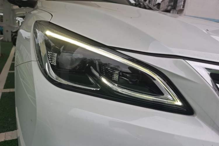 Used CHANGAN Raeton CC 2018 1.5T Automatic Zhiya Model China V Standard Right Front Headlight