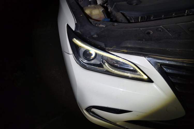 Used CHANGAN Raeton CC 2018 1.5T Automatic Elegant Starry Edition China V Standard Right Front Headlight