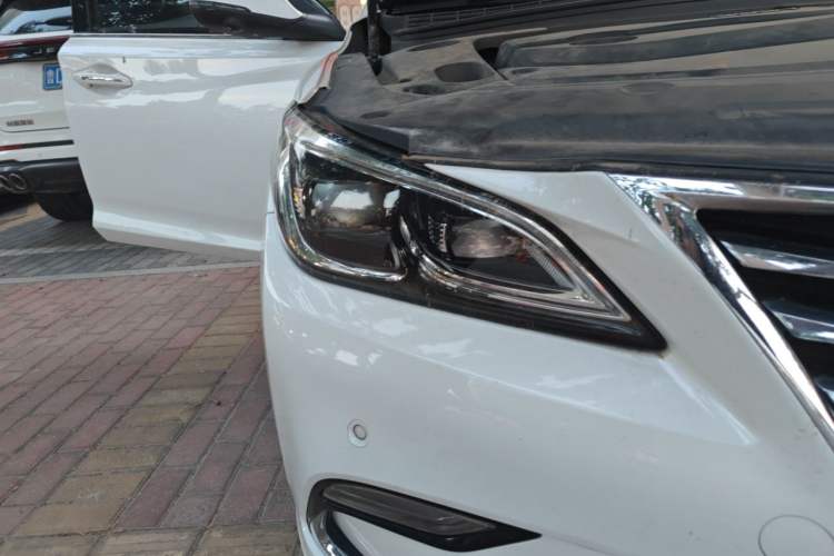 Used CHANGAN Raeton CC 2018 1.5T Automatic Zunya Model China V Standard Right Front Headlight