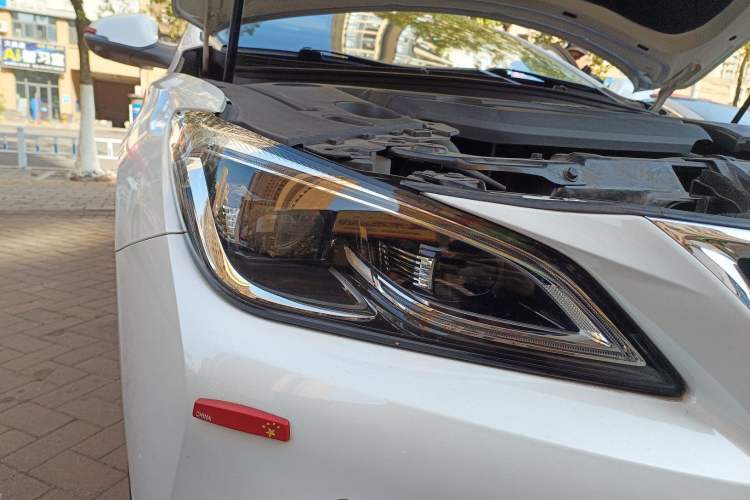 Used CHANGAN Raeton CC 2018 1.5T Automatic Zunya Model China V Standard Right Front Headlight