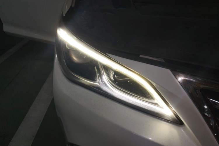 Used CHANGAN Raeton CC 2018 1.5T Automatic Zhiya Model China V Standard Right Front Headlight