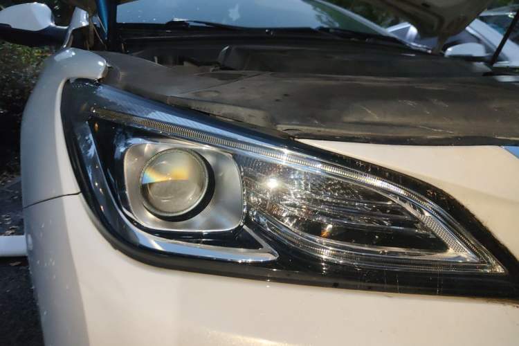 Used CHANGAN Raeton CC 2018 1.5T Automatic Elegant Starry Edition China V Standard Right Front Headlight