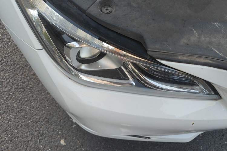 Used CHANGAN Raeton CC 2018 1.5T Automatic Elegant Starry Edition China V Standard Right Front Headlight