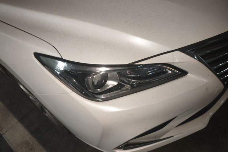 Used CHANGAN Raeton CC 2018 1.5T Automatic Elegant Starry Edition China V Standard Right Front Headlight