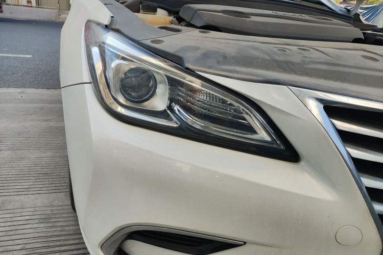 Used CHANGAN Raeton CC 2018 1.5T Automatic Elegant Version China V Standard Right Front Headlight