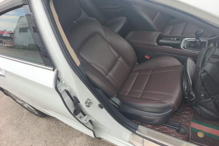 Used CHANGAN Raeton CC 2018 1.5T Manual Elegant Model China V Standard Right Front Seat