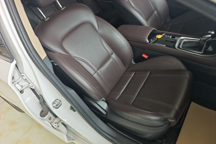 Used CHANGAN Raeton CC 2018 1.5T Automatic Elegant Starry Edition China V Standard Right Front Seat