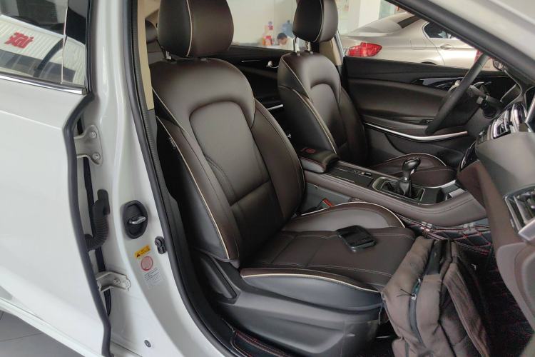 Used CHANGAN Raeton CC 2018 1.5T Manual Luxury Model China V Standard Right Front Seat