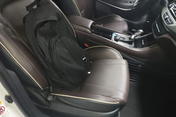 Used CHANGAN Raeton CC 2018 1.5T Automatic Haoya Model Guangmang Edition China V Standard Right Front Seat