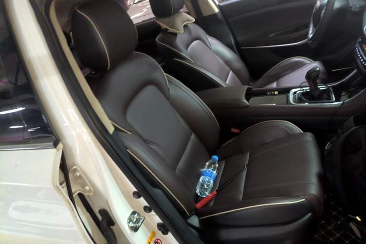 Used CHANGAN Raeton CC 2018 1.5T Manual Luxury Model China V Standard Right Front Seat