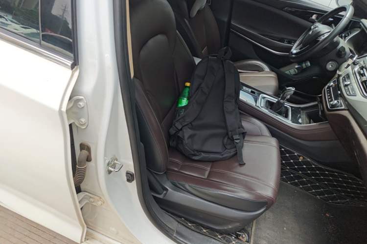 Used CHANGAN Raeton CC 2018 1.5T Manual Elegant Model China V Standard Right Front Seat