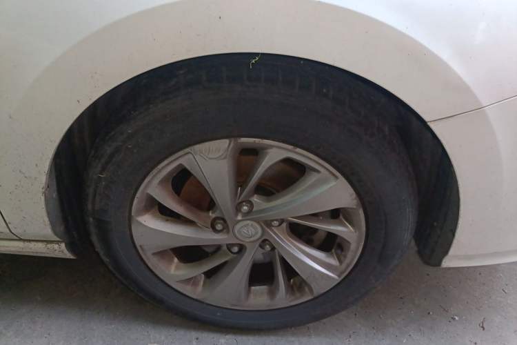 Used CHANGAN Raeton CC 2018 1.5T Manual Elegant Model China V Standard Right Front Wheel Hub