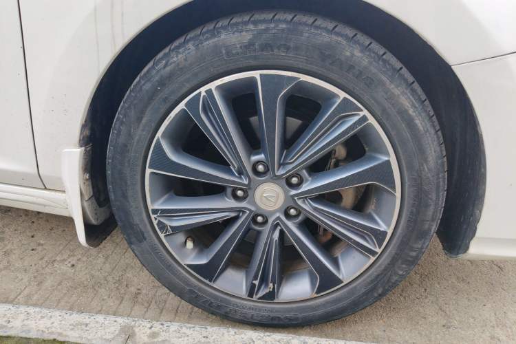 Used CHANGAN Raeton CC 2018 1.5T Automatic Zhiya Model China V Standard Right Front Wheel Hub