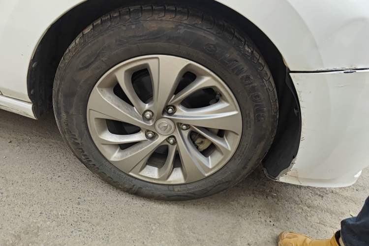 Used CHANGAN Raeton CC 2018 1.5T Automatic Elegant Starry Edition China V Standard Right Front Wheel Hub
