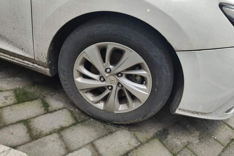 Used CHANGAN Raeton CC 2018 1.5T Automatic Elegant Starry Edition China V Standard Right Front Wheel Hub