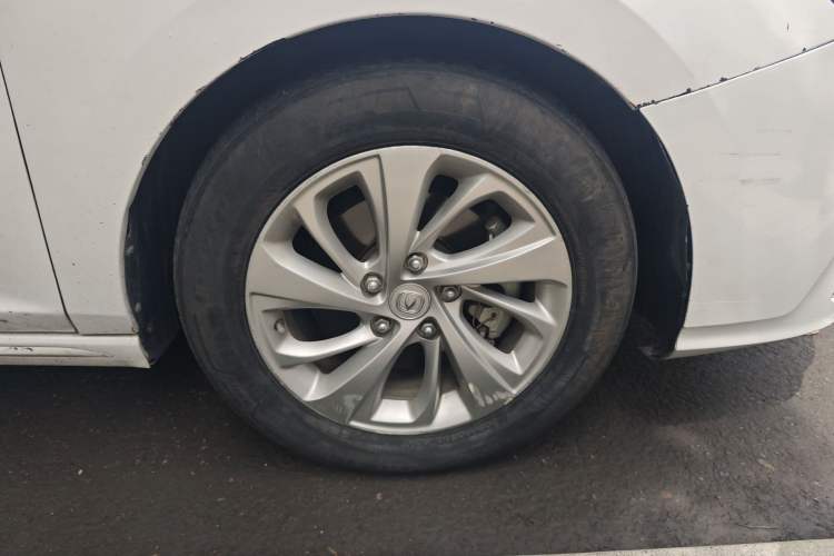 Used CHANGAN Raeton CC 2018 1.5T Manual Elegant Starry Edition China V Standard Right Front Wheel Hub