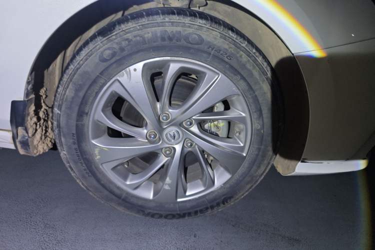 Used CHANGAN Raeton CC 2018 1.5T Automatic Elegant Starry Edition China V Standard Right Front Wheel Hub