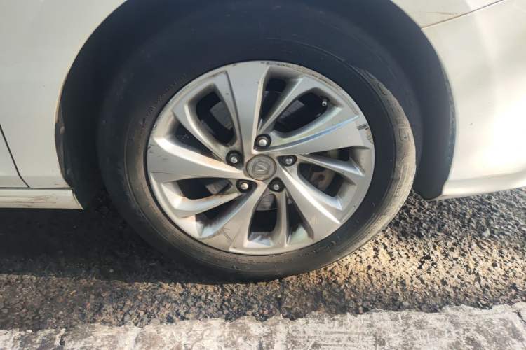 Used CHANGAN Raeton CC 2018 1.5T Automatic Elegant Starry Edition China V Standard Right Front Wheel Hub