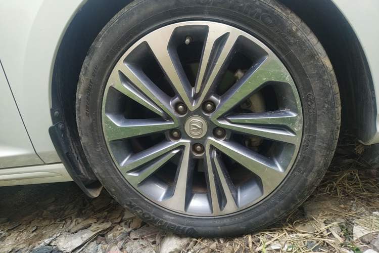 Used CHANGAN Raeton CC 2018 1.5T Automatic Zhiya Model China V Standard Right Front Wheel Hub