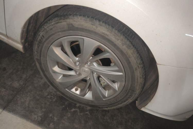 Used CHANGAN Raeton CC 2018 1.5T Automatic Elegant Starry Edition China V Standard Right Front Wheel Hub