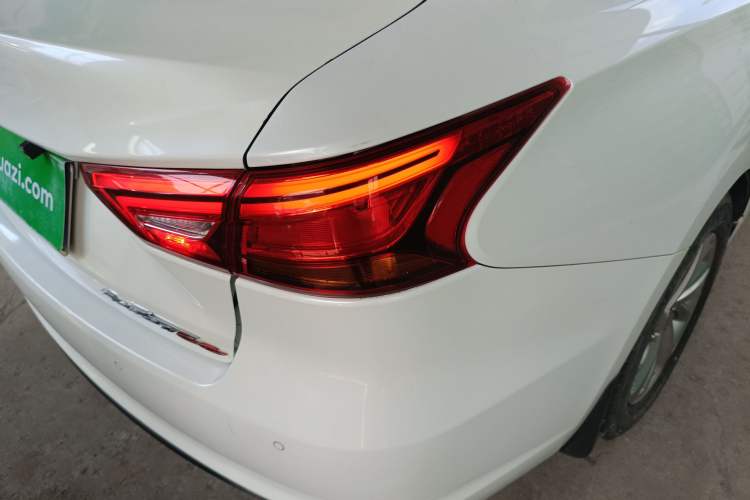 Used CHANGAN Raeton CC 2018 1.5T Automatic Elegant Starry Edition China V Standard Right Rear Taillight