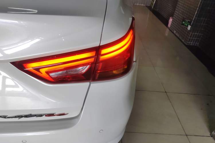 Used CHANGAN Raeton CC 2018 1.5T Automatic Elegant Starry Edition China V Standard Right Rear Taillight