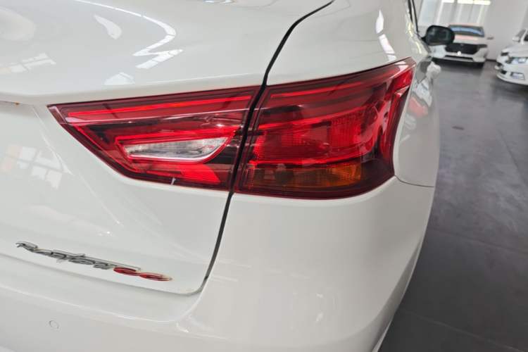 Used CHANGAN Raeton CC 2018 1.5T Automatic Elegant Version China V Standard Right Rear Taillight