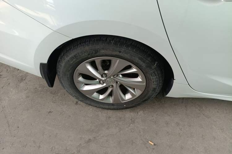 Used CHANGAN Raeton CC 2018 1.5T Automatic Elegant Starry Edition China V Standard Right Rear Wheel Hub