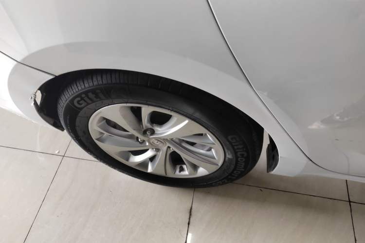 Used CHANGAN Raeton CC 2018 1.5T Automatic Elegant Starry Edition China V Standard Right Rear Wheel Hub