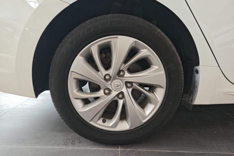 Used CHANGAN Raeton CC 2018 1.5T Automatic Elegant Version China V Standard Right Rear Wheel Hub