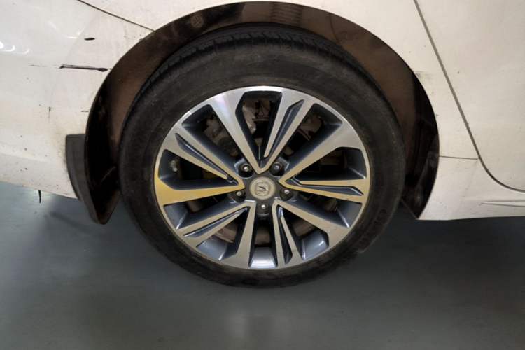 Used CHANGAN Raeton CC 2018 1.5T Manual Luxury Model China V Standard Right Rear Wheel Hub