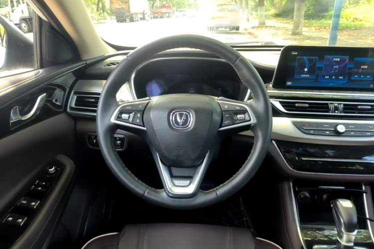 Used CHANGAN Raeton CC 2018 1.5T Automatic Zhiya Model China V Standard Steering Wheel