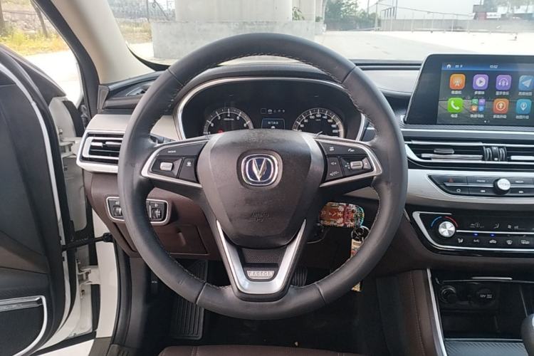 Used CHANGAN Raeton CC 2018 1.5T Manual Elegant Model China V Standard Steering Wheel